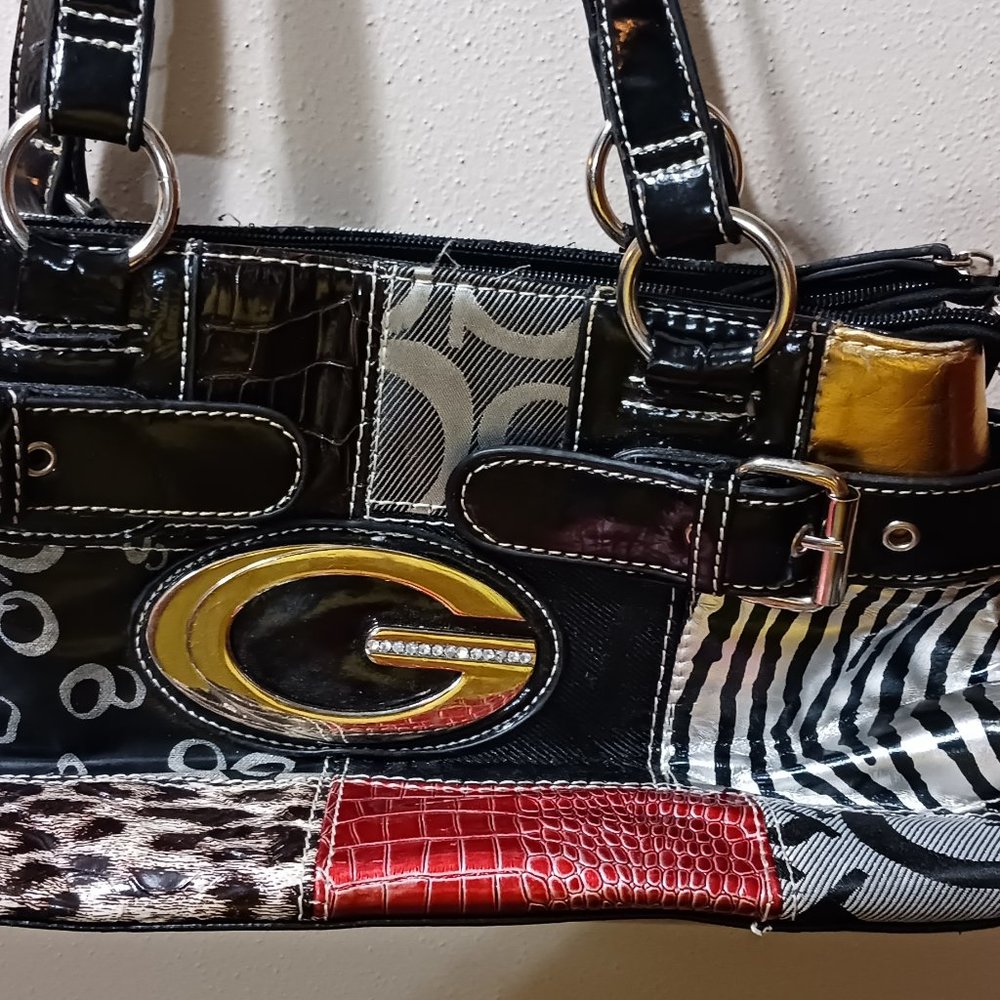 Leather shoulder handbag